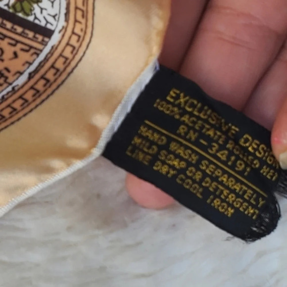 Vintage Golden Paisley scarf - Picture 6 of 8